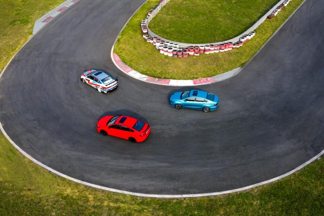 10万元的高颜值买菜车，吉利新缤瑞能文能武