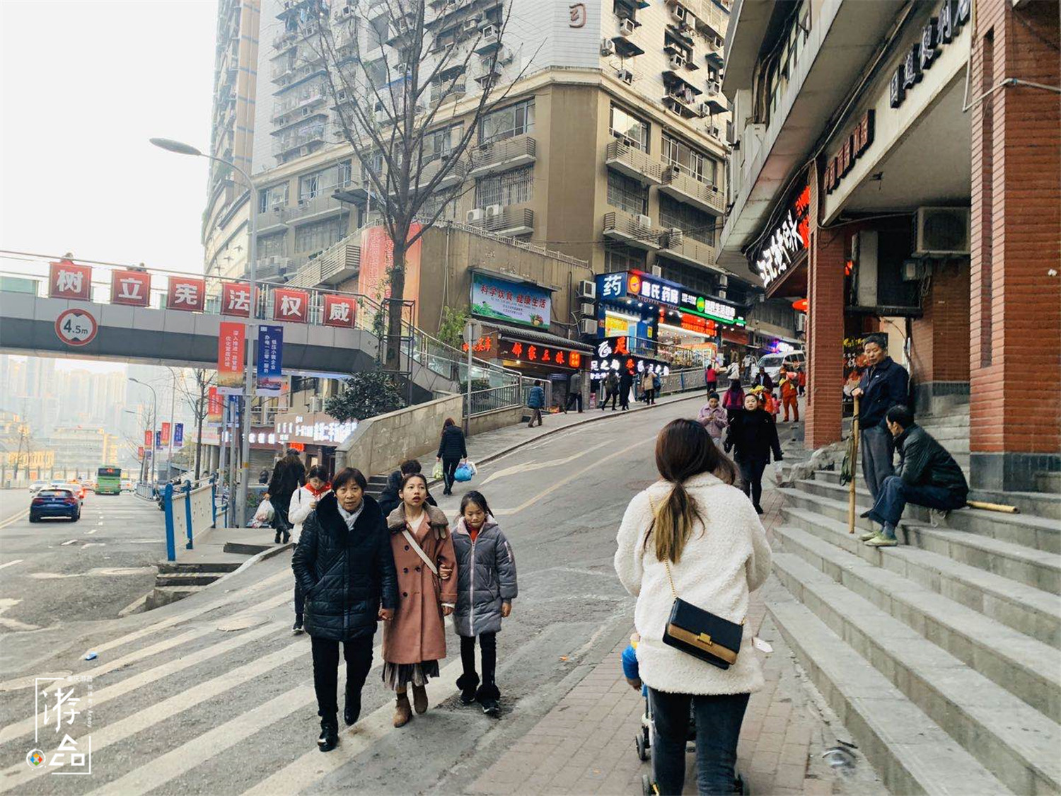 渝中半岛是重庆的缺陷？被打上山城的标签，本地人却拒绝承认