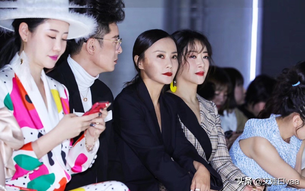 吴奇隆前妻马雅舒比刘诗诗还丰满，穿网纱吊带