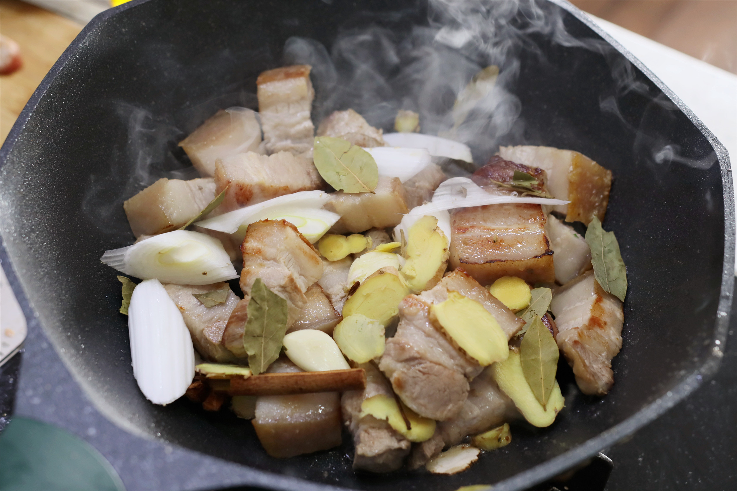 做紅燒肉，記住3個關鍵步驟，入口即化，肥而不膩，傳統老經驗