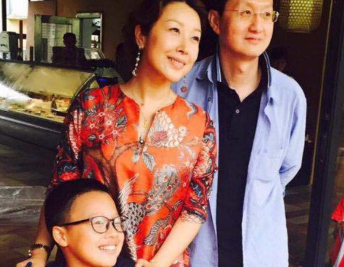 孙悦：凭《祝你平安》爆红，情史却荒唐离谱，如今过得怎样了？