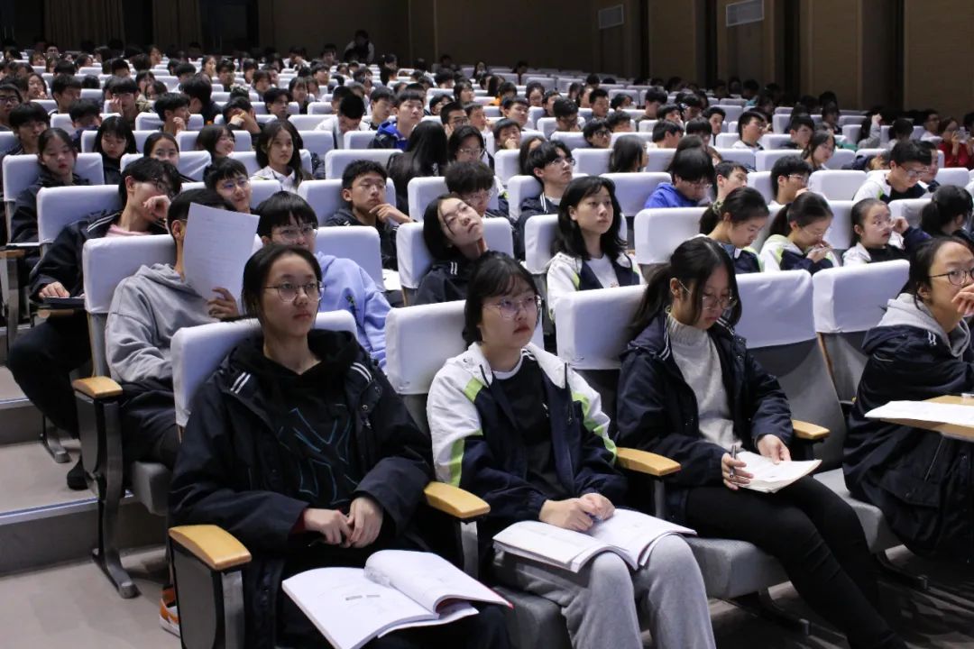 语奥走进张家港常青藤实验中学：以梦为马，不负韶华