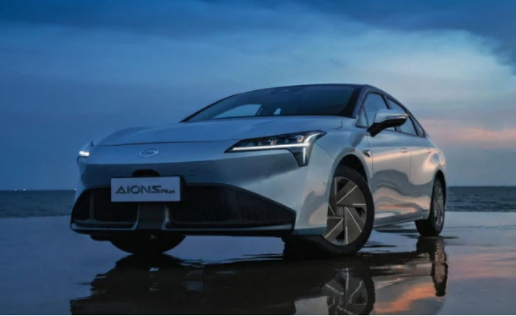 保时捷正式发布911 GTS；全新奥迪RS 3的假想图发布