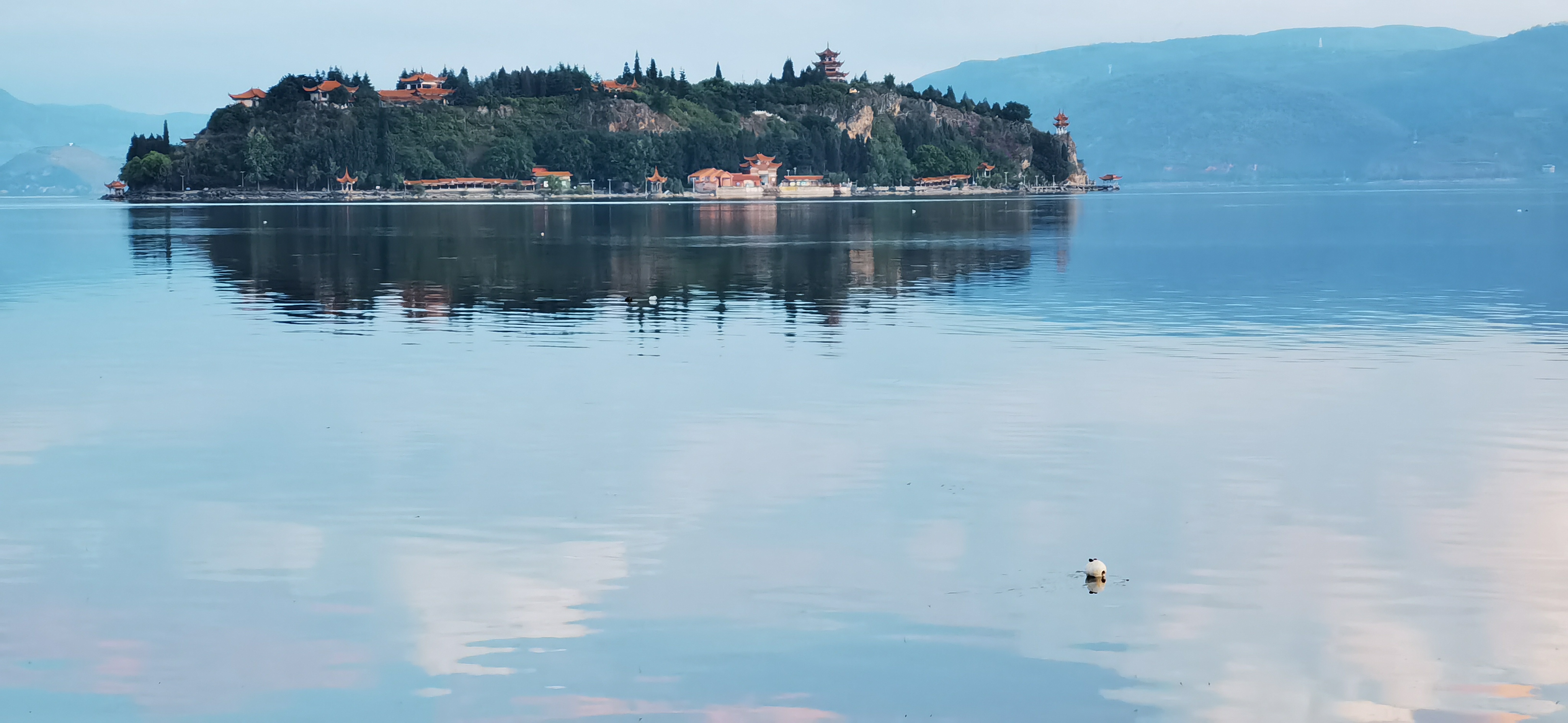 抚仙湖里的"阳光海岸",被誉为"蓬莱仙境",你去过吗?