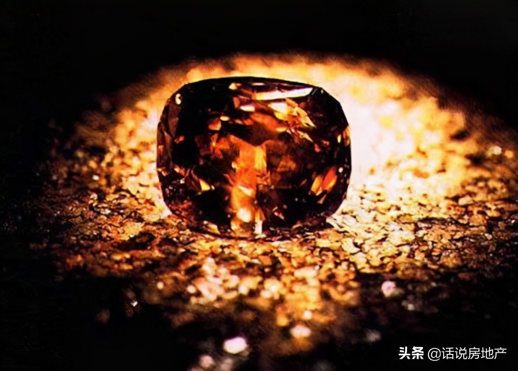 世界上十大钻石，金禧钻石最大的(545.67克拉)