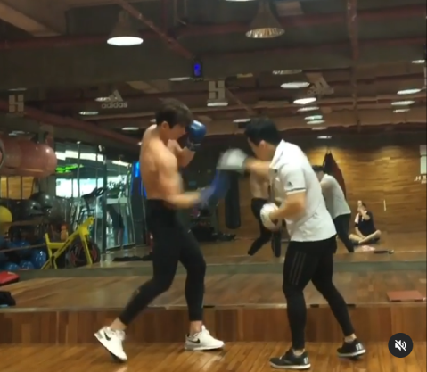 韩国33岁主持人金周永猝死家中，三天前还晒帅照