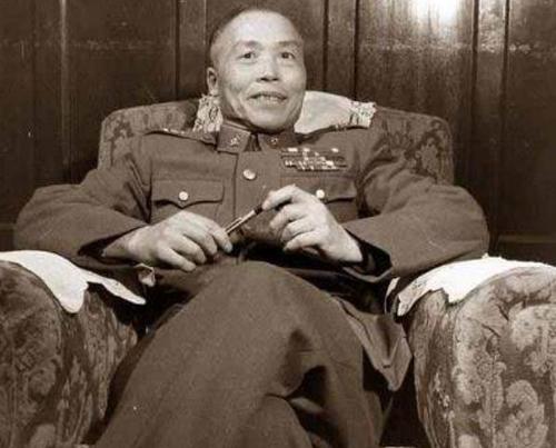 他为日本做事，被骂\"大汉奸\"，后来名字