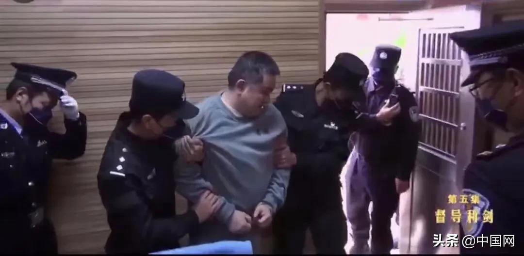 孫小果死刑前畫面公開,雙眼含淚赴刑場!父母運作20年,"復活"關係網曝光