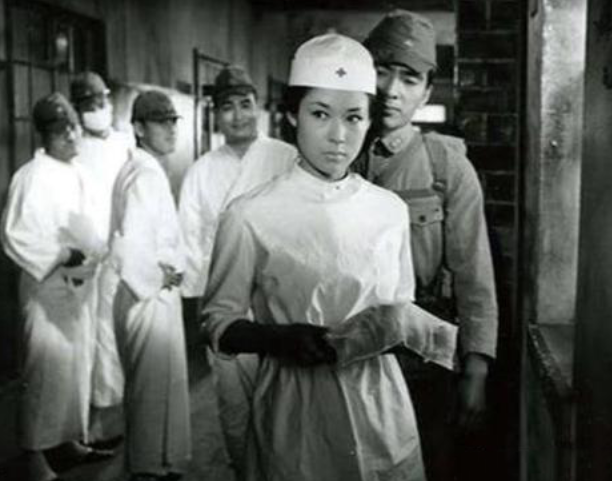 1946�꣬150������Ա���ձ�Ů��ҽɱ������ı���廨����ϴ�