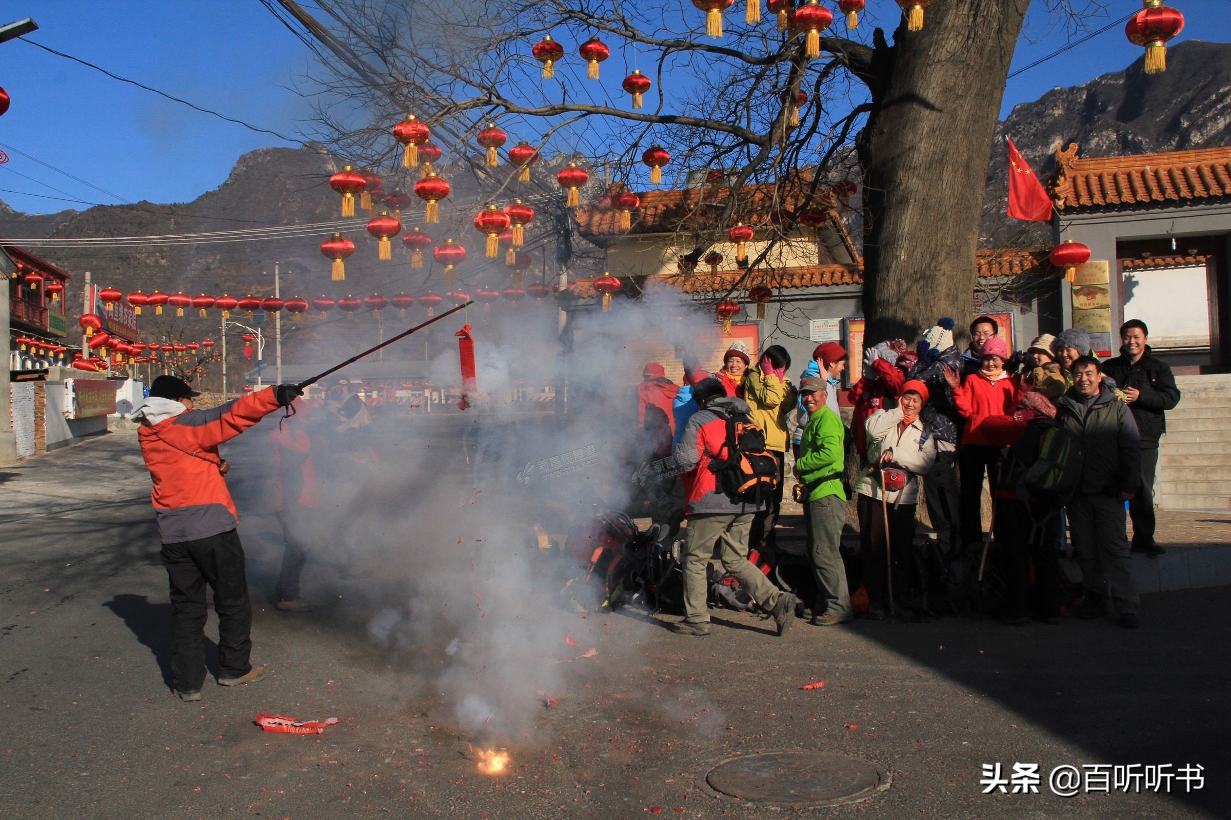 新年卡通手繪男孩放鞭炮 豬年 新年 2019 農曆新年 傳統習俗 Q版 男孩 放鞭炮 春節 可愛 手繪 插畫, 新年卡通手繪男孩放鞭炮, 豬年 ...