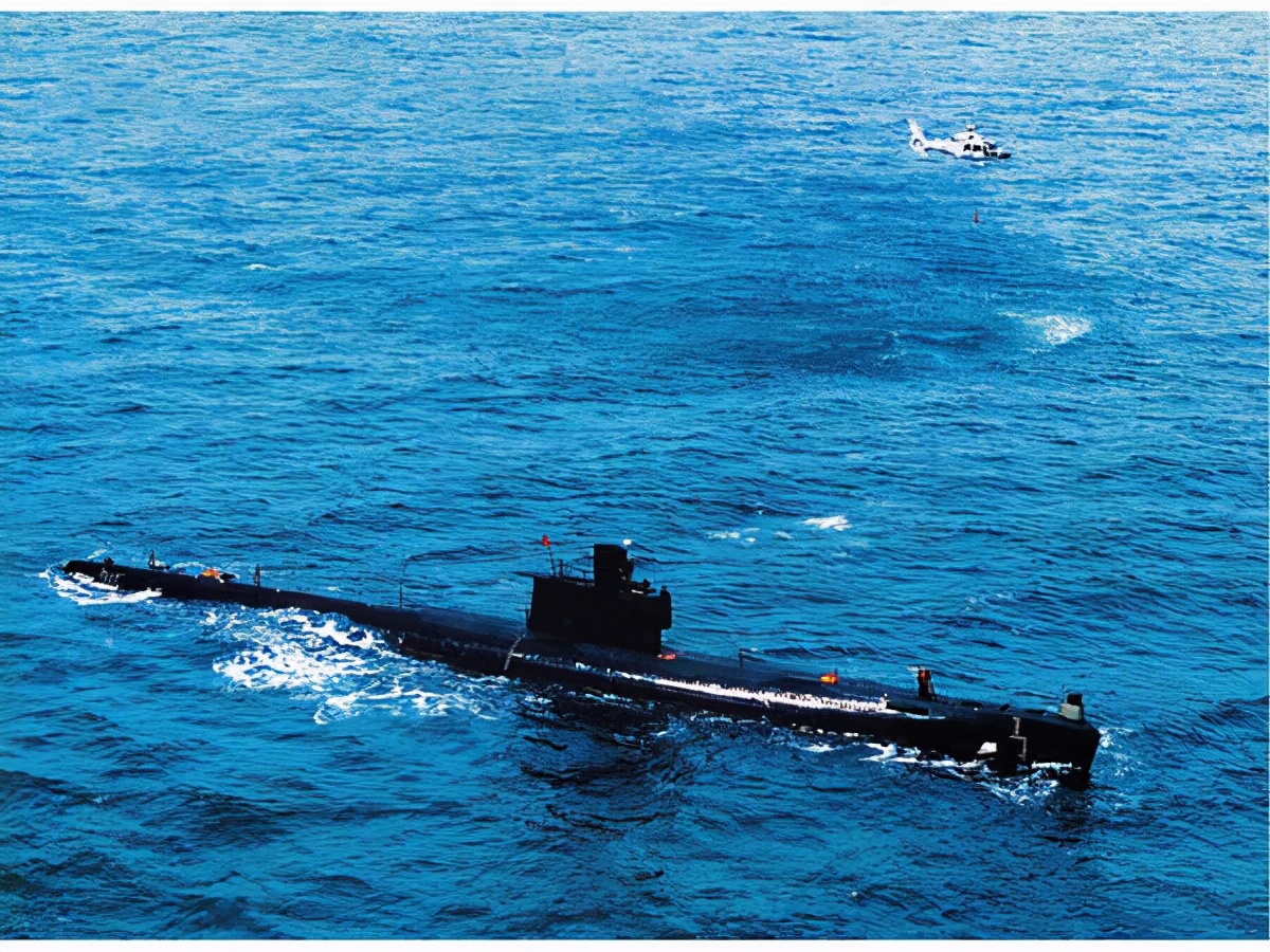 现在世界上潜艇的极限，到底能够潜多深？