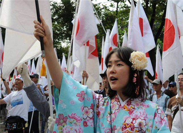 90年代日本房地产泡沫破裂后，那些贷款高价买房的平民有多惨？