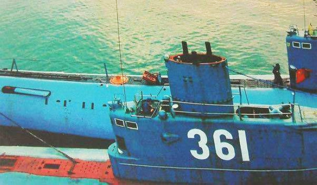 16年前渔民发现一艘潜艇，进入舱内大家震惊，