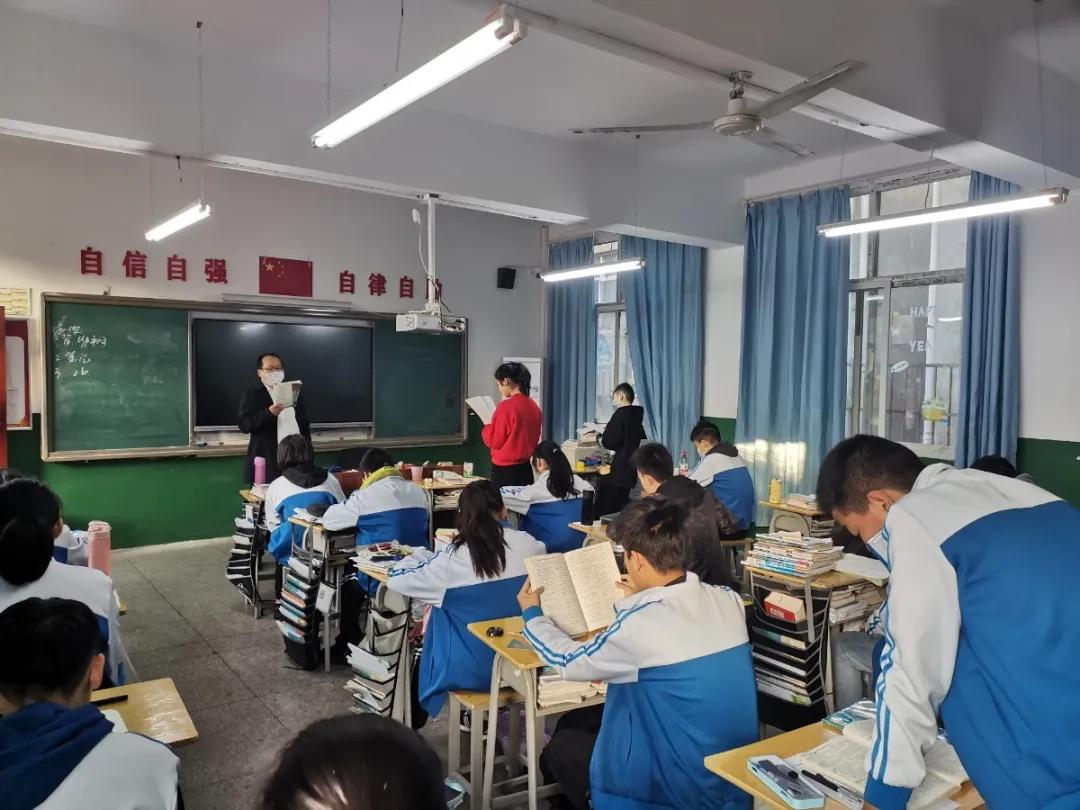 朗朗书声满校园 | 华一双师武汉小梅花学校实施“晨读计划”