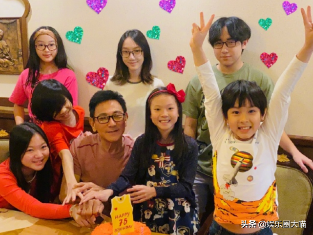 本以为吴尊颜值不错，看见他爸爸，才知道什么是妈妈拯救了银河系