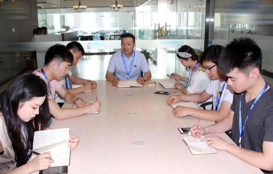 人到中年，在这三类岗位上工作，说明领导想要把你当成心腹来培养