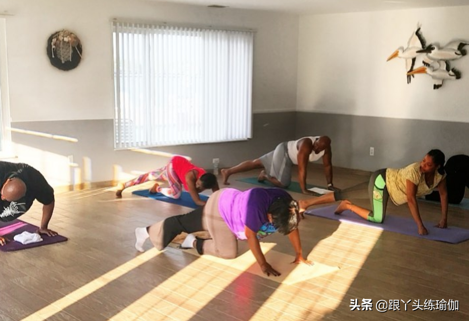 1万块报了教练培训，真的可以当瑜伽老师吗？毕业证书有没有用？