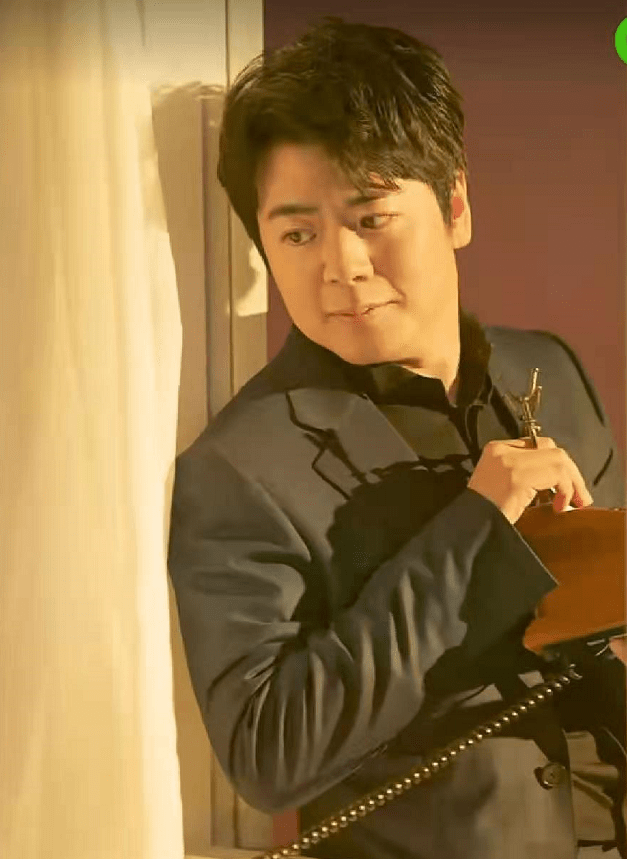 吉娜与郎朗同框秀恩爱，男才女貌被赞王子与公主，深情对视超甜蜜