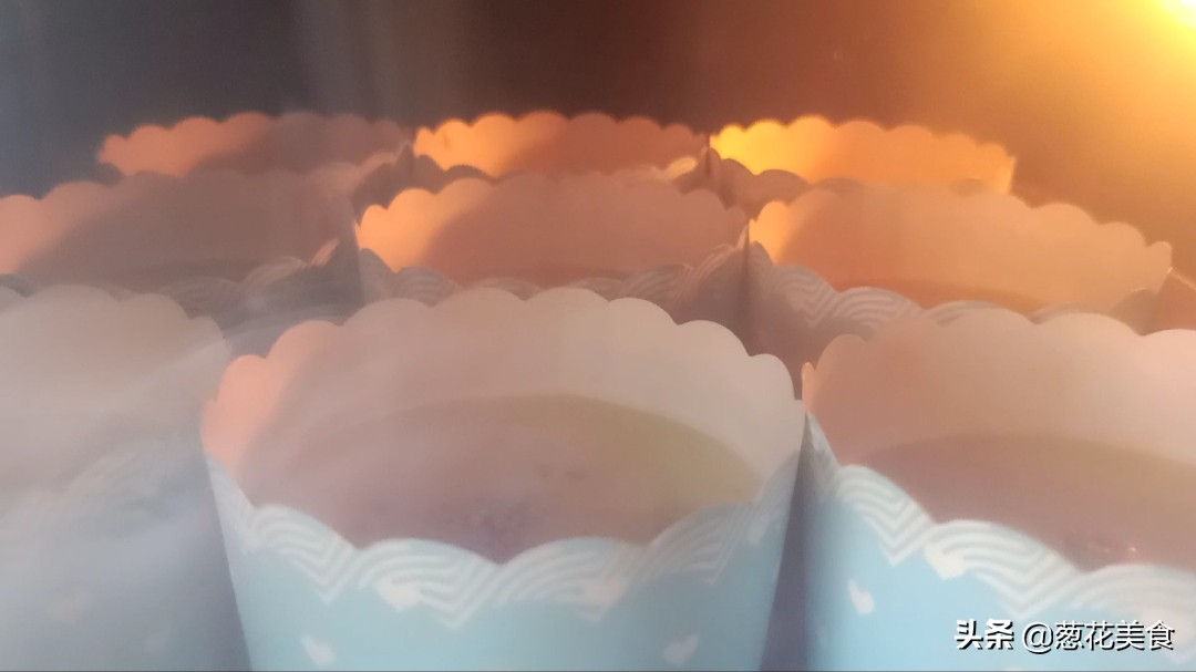 4個雞蛋1碗麵粉，教你自己在家做老式雞蛋糕，還是小時候的味道