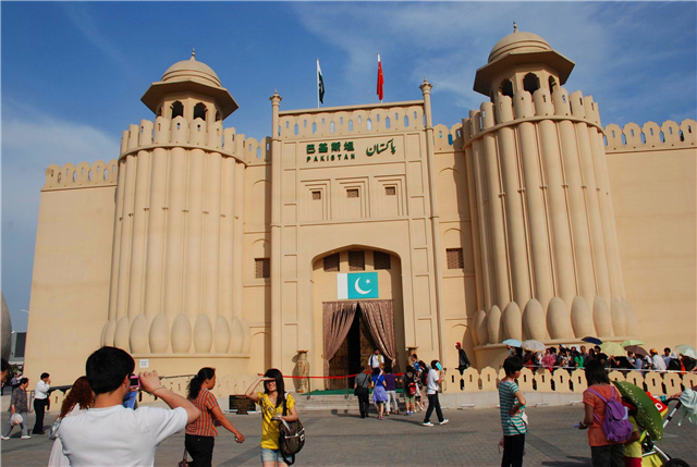 �й��������ֵİ����ֵܣ�Ϊ�γٳٷ�չ��������