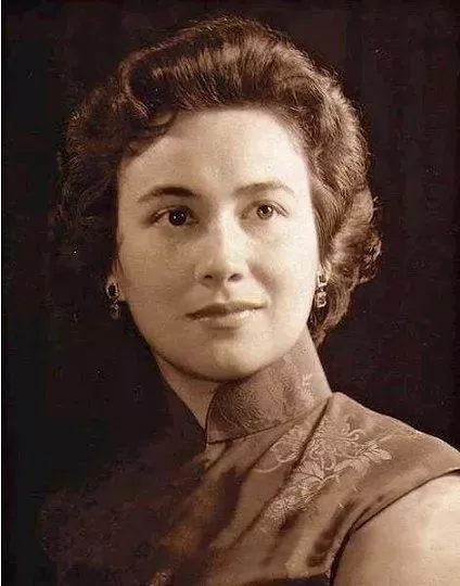 赌王何鸿燊去世，前半生热血励志，后半生一地