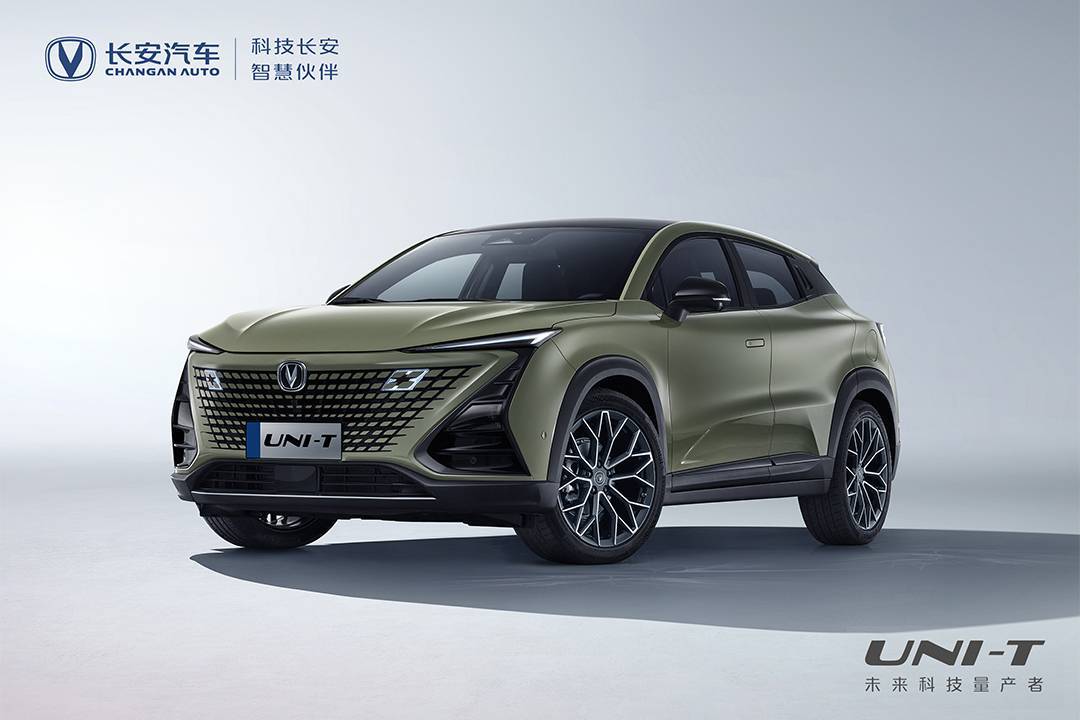 2022款长安UNI-T来了，绿色机甲，蓝鲸动力，火力全开！