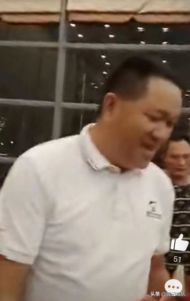 全红婵爸爸拒收20万慰问金，称不想消费女儿的热度，现场照曝光