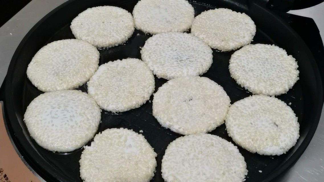 糯米粉这样做点心，外酥里糯又香甜，既少油又健康，比麻元还简单