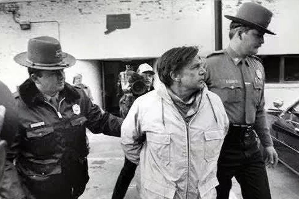 1986�꣬������Ů�ս�����ʧ�٣���̽����ڳ�˿�����ƽ���ʬ�հ�