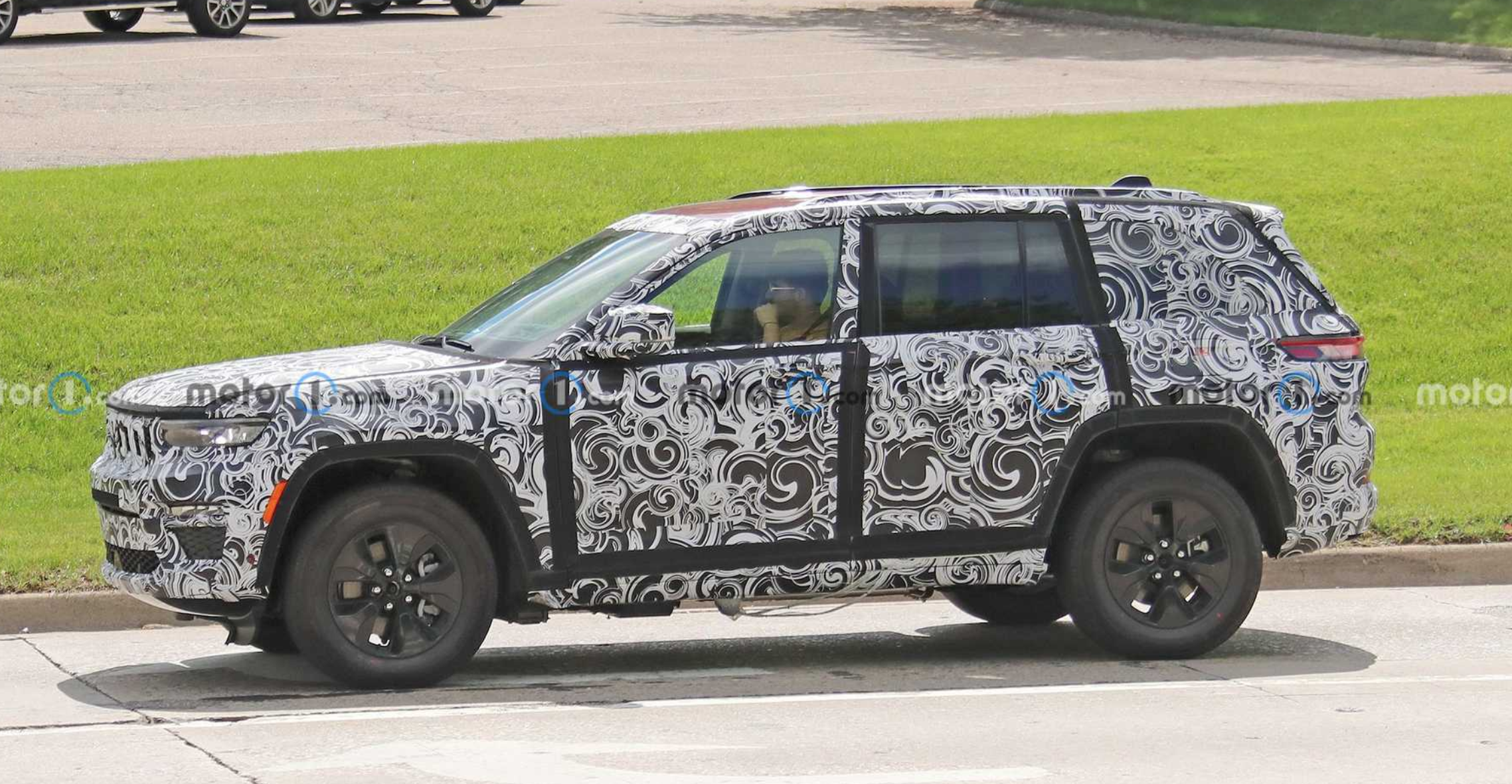 2022款Jeep大切4xe谍照曝光，你们看还有机会吗？