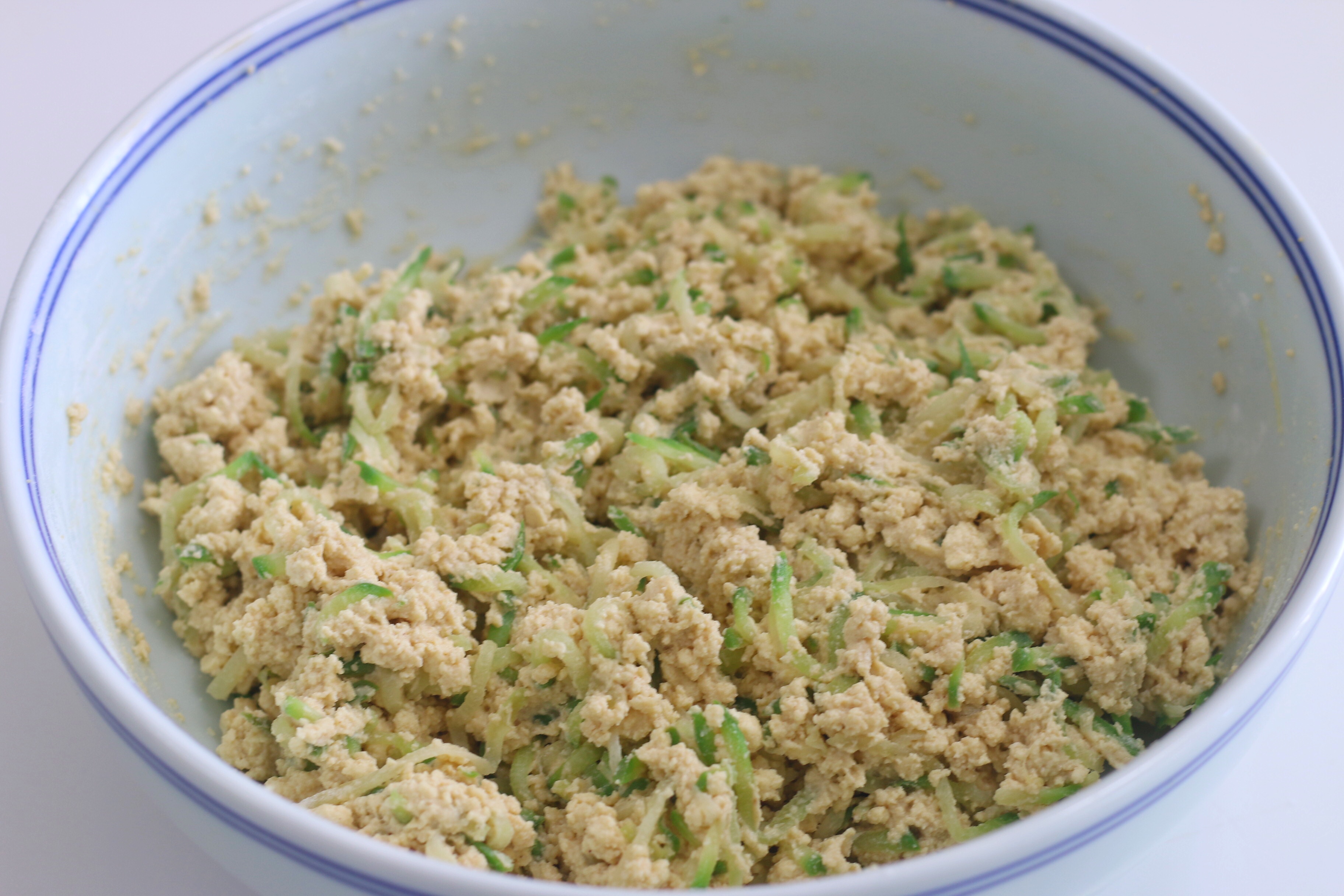 我家炸丸子不用油，照样外酥里嫩，好吃没负担，天天吃都不怕