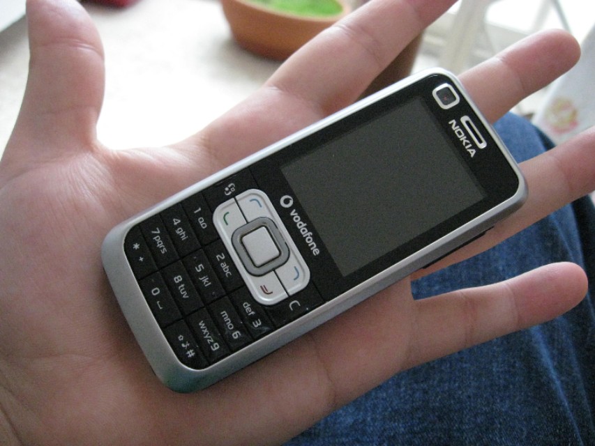 Nokia时期的1000元赛班智能手机6120