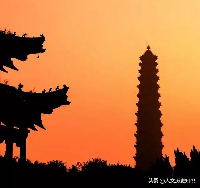 公认的十大古都及顺序：西安，洛阳，北京，开封，南京，安阳等。