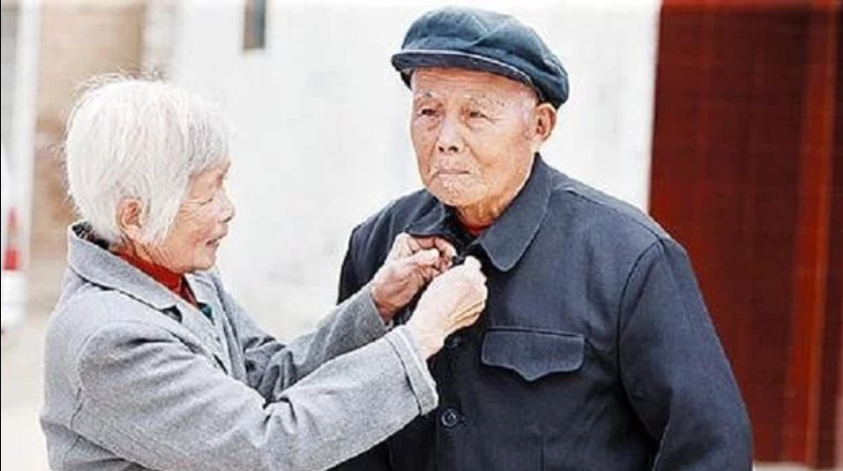 老兵回农村被嘲笑当兵无用，省委书记下乡，发现老人竟是特等功臣