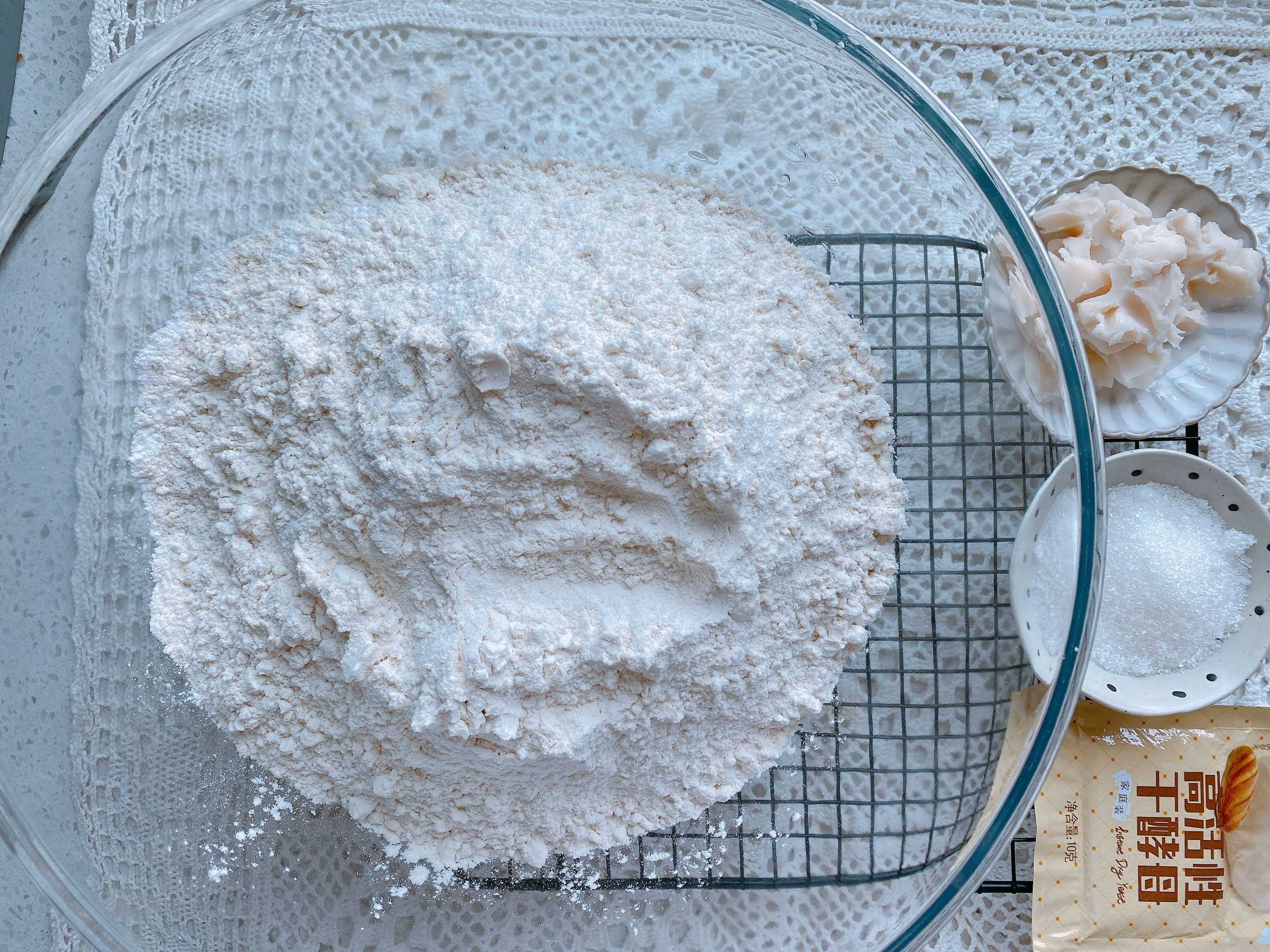 猪肉降价了自己在家做肉包，掌握3点，蓬松暄软，咬一口满嘴汤汁