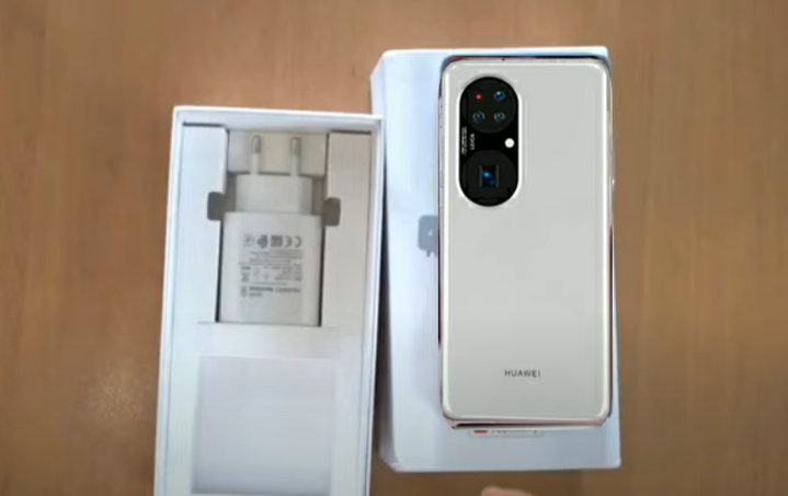 华为P50Pro+曝光：麒麟9000+200倍变焦+鸿蒙系统，拍照机皇诞生了
