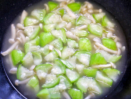 图片[5]-夏天 丝瓜菌菇是绝配 一起煮汤鲜香味美还清爽 比骨头汤更过瘾-起舞食谱网