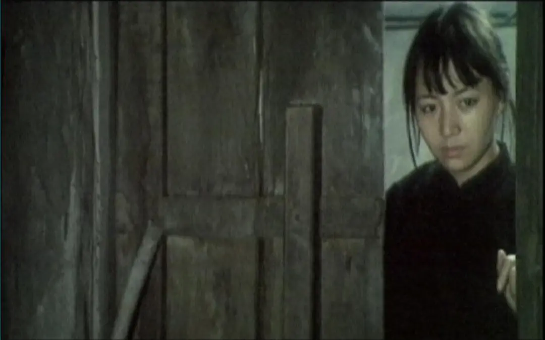 1986年,宋丹丹大尺度出演暗娼,揭开旧时代女性的堕落隐痛