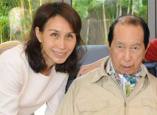 14岁嫁赌王，被专宠30年夺百亿家产，她才是豪门