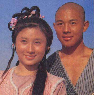 丁岚：17岁出演少林寺，和李连杰传出绯闻，嫁富商又后悔了？