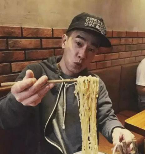 陈小春1碗面卖42块, 谢霆锋1碗面68块, 一个宾客如