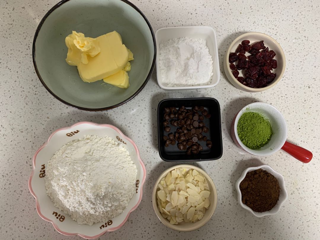 A few simple steps, teach you to make cookies at home, sweet but not greasy, super crispy, especially greedy