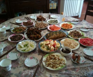 小三挺大肚上门逼离婚，俺大鱼大肉招待，她刚