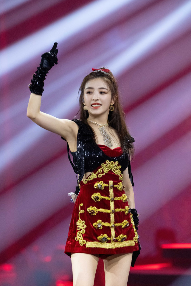 总决赛|乘风破浪的姐姐总决赛公演曲目曝光！2团3轮PK竞争激烈 你最期待哪个舞台