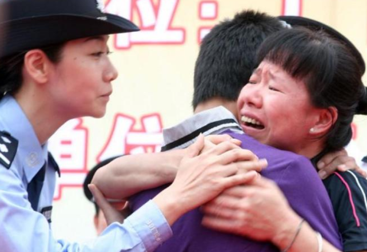 人贩子抢孩子，情急之下捅了人贩子，算正当防