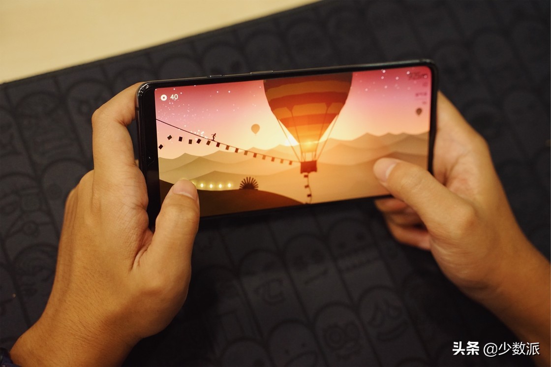 OnePlus 7T 上手体验：一台屏幕出色的性价比手机