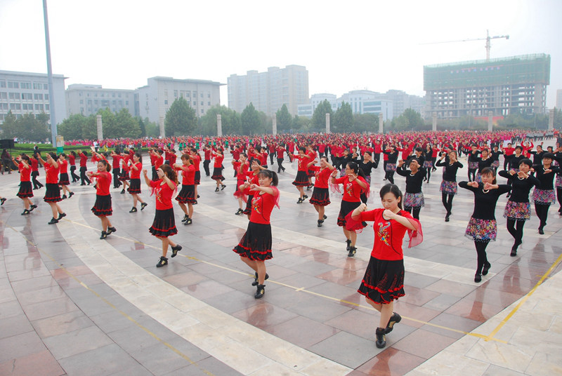 小身材大音量！这款手提音箱成新晋广场舞神器