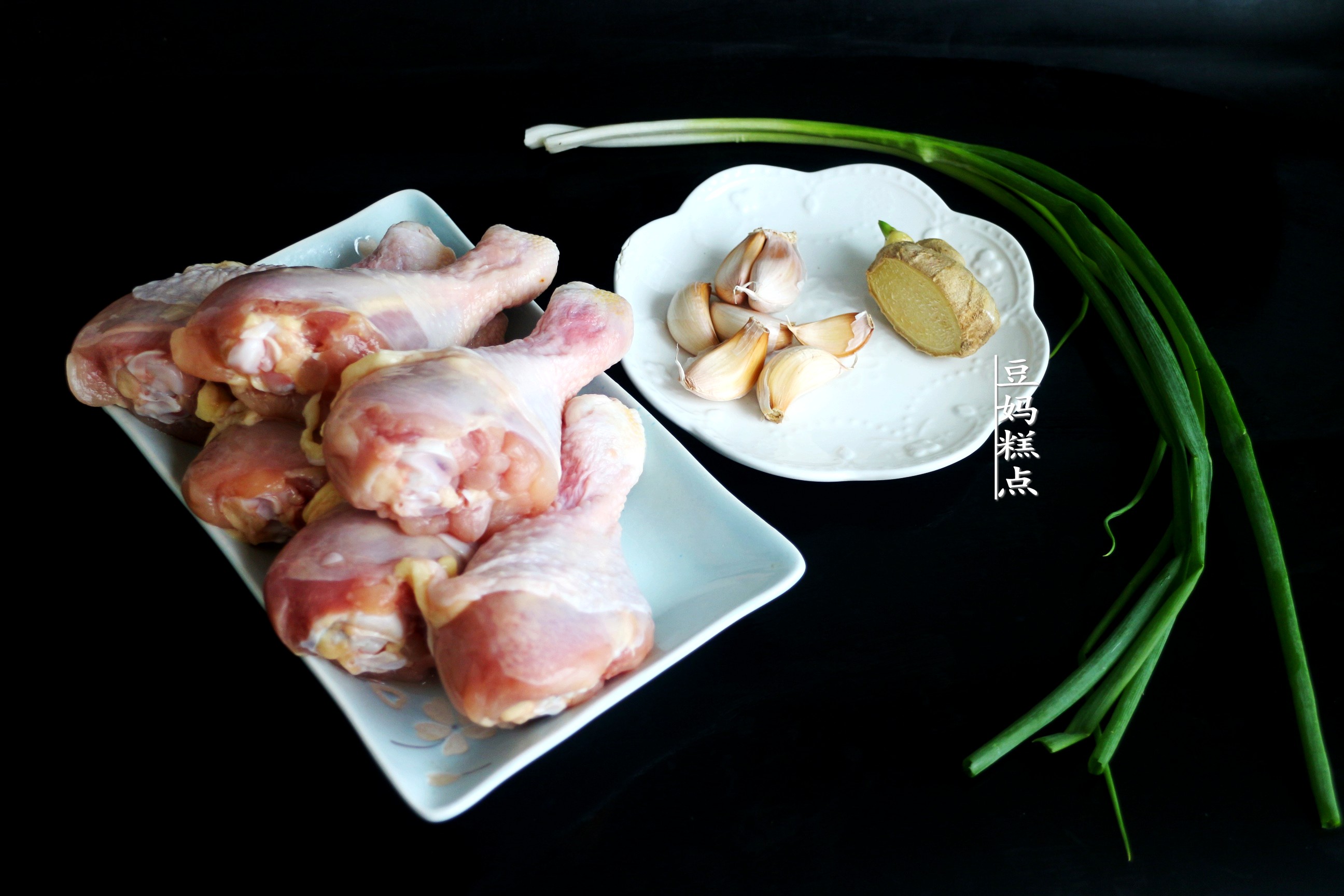 一个超简单的鸡腿吃法，煮10分钟，盖盖一焖，又嫩又入味