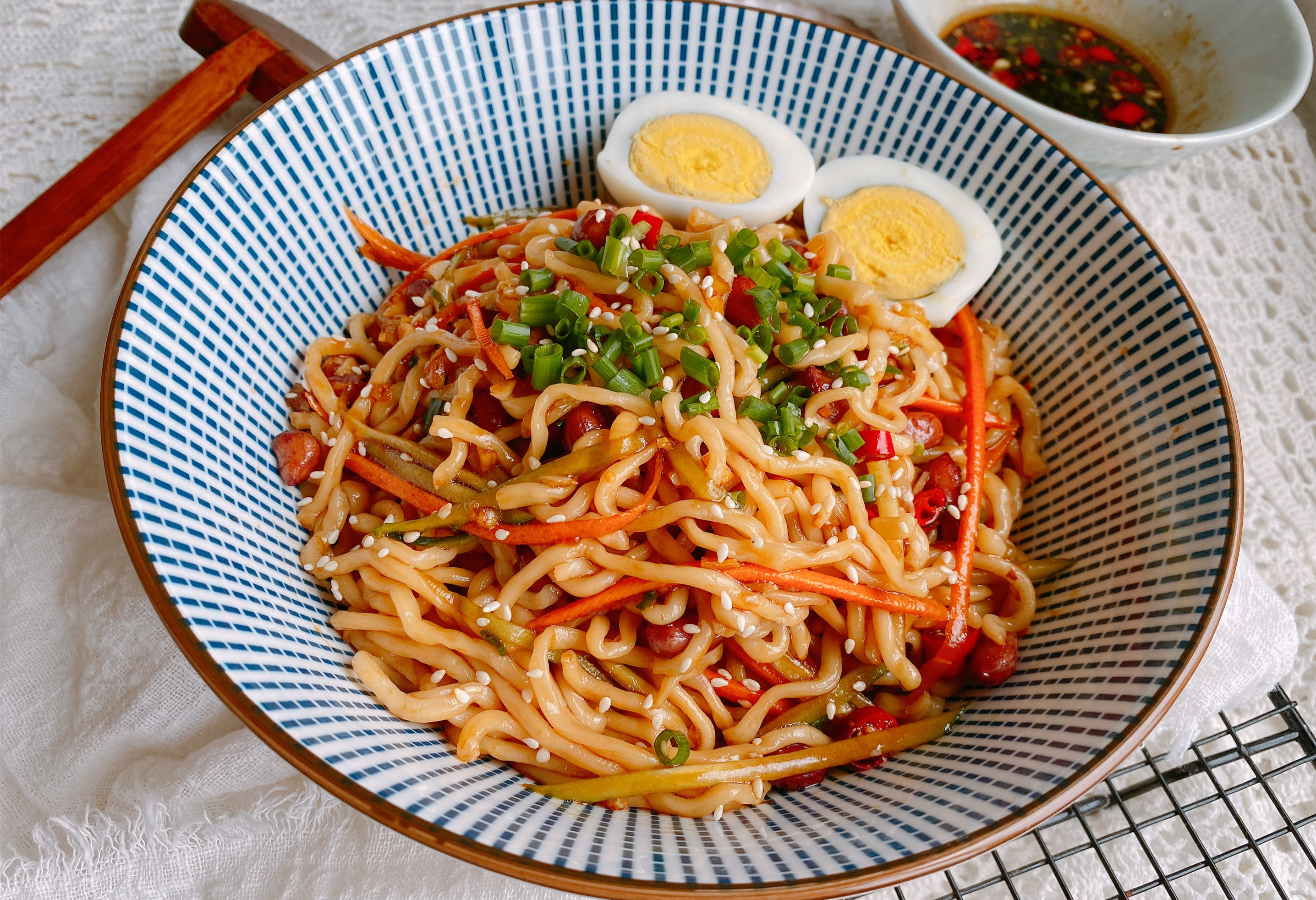 夏天馋这口凉拌面，掌握秘诀“321”，面条不粘连，爽滑筋道入味