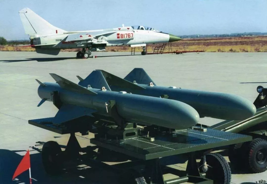 �й���-6KЯ��4öYJ-12A�ߵ����࣬�Ҿ������ƺ�������Σ�